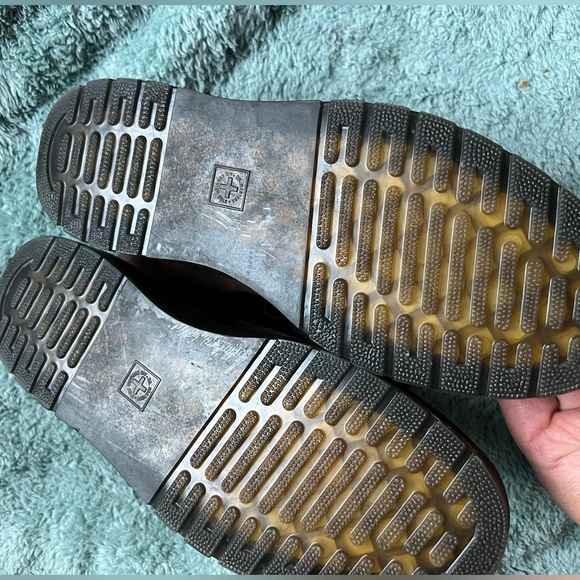 Dr martens 8 eyelet boot size 8 brown leather worn once - Picture 3 of 8